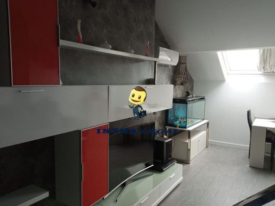 Foto 2 de Dúplex en lloguer a Villamayor de 3 habitacions amb terrassa i mobles