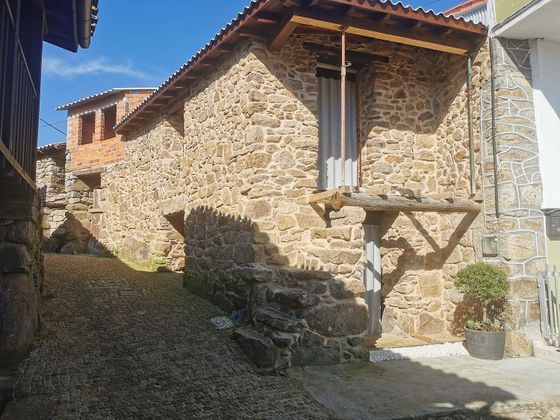 Foto 1 de Casa en venda a calle Do Arrabaldo de 3 habitacions i 160 m²