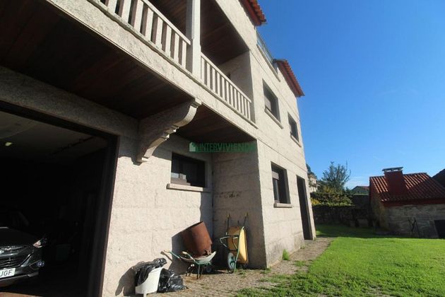 Foto 2 de Xalet en venda a Redondela de 3 habitacions amb garatge i jardí