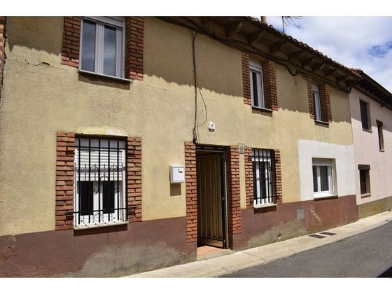 Foto 1 de Casa en venda a Santovenia de la Valdoncina de 5 habitacions amb jardí i calefacció