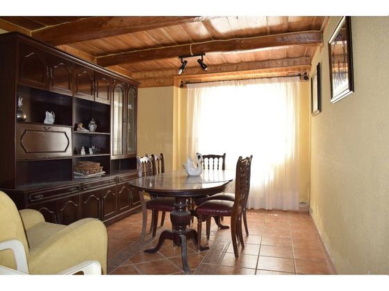 Foto 2 de Venta de casa en Santovenia de la Valdoncina de 5 habitaciones con jardín y calefacción