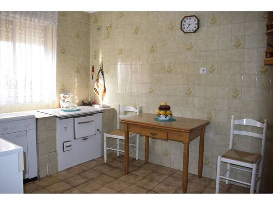 Foto 2 de Casa en venda a San Andrés del Rabanedo de 4 habitacions amb calefacció