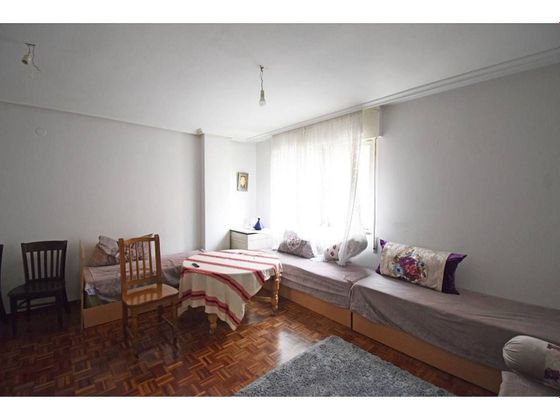 Foto 2 de Pis en venda a Trobajo del Camino de 3 habitacions amb garatge i calefacció