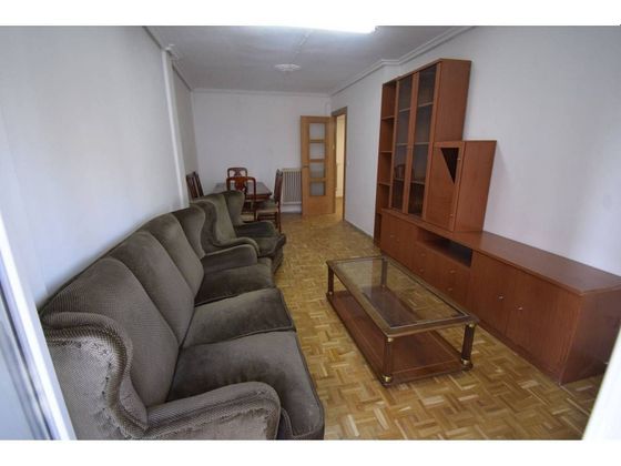 Foto 1 de Pis en lloguer a La Vega - Oteruelo de 3 habitacions amb terrassa