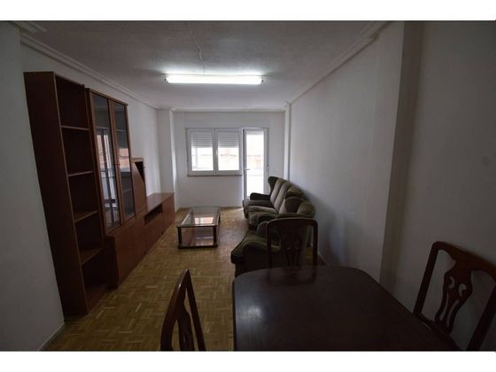 Foto 2 de Pis en lloguer a La Vega - Oteruelo de 3 habitacions amb terrassa