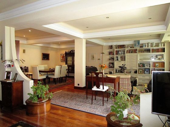 Foto 2 de Pis en venda a Centro - Vitoria-Gasteiz de 5 habitacions amb terrassa i garatge