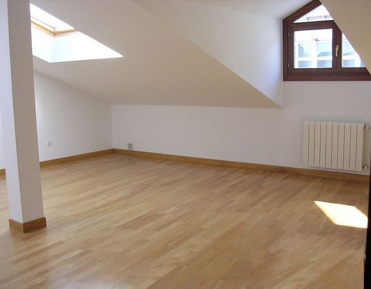 Foto 2 de Piso en venta en Centro - Vitoria-Gasteiz de 2 habitaciones con garaje y calefacción