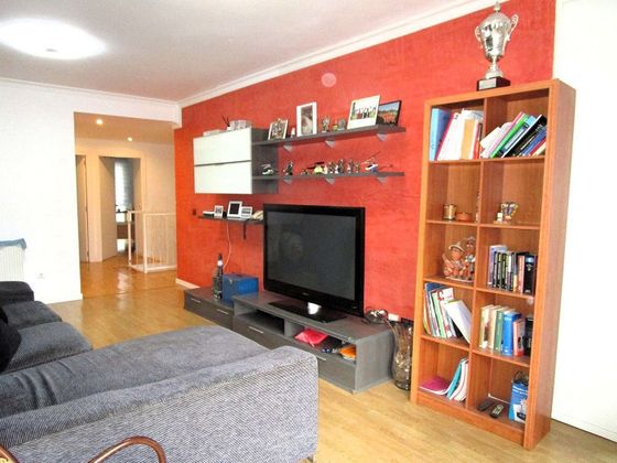 Foto 1 de Dúplex en venda a Salburua de 3 habitacions amb terrassa i garatge