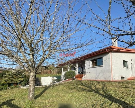 Foto 2 de Chalet en venta en Pereiro de Aguiar (O) de 4 habitaciones con terraza y garaje
