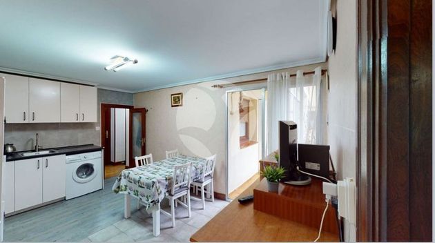 Foto 1 de Pis en venda a Ermua de 2 habitacions amb terrassa i balcó