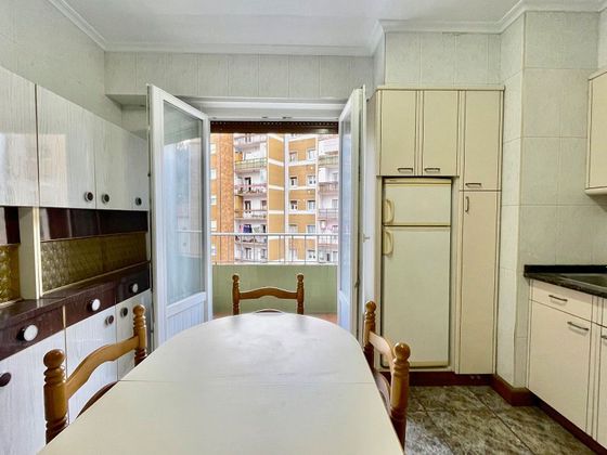 Foto 1 de Piso en venta en Ermua de 2 habitaciones con terraza y balcón