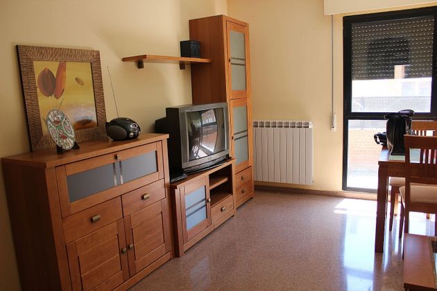 Foto 2 de Casa adossada en venda a Galilea de 4 habitacions amb garatge i calefacció