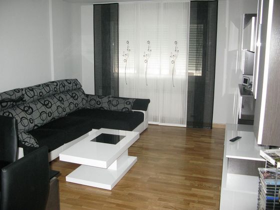 Foto 2 de Dúplex en venda a Entrena de 3 habitacions amb terrassa i piscina