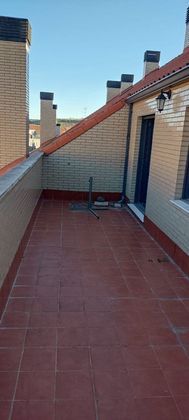 Foto 2 de Venta de dúplex en Villamediana de Iregua de 3 habitaciones con terraza y piscina