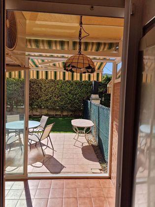 Foto 2 de Casa adossada en venda a Oyón/Oion de 3 habitacions amb terrassa i piscina