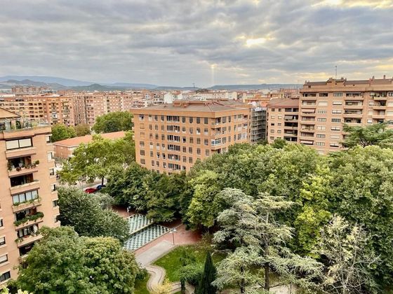 Foto 1 de Pis en venda a Centro - Logroño de 2 habitacions amb terrassa i balcó