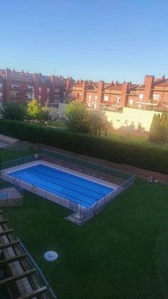 Foto 2 de Venta de piso en Villamediana de Iregua de 3 habitaciones con terraza y piscina