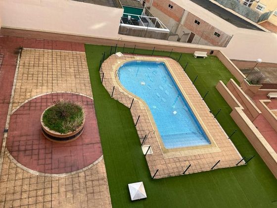 Foto 1 de Venta de piso en Universidad - Los Lirios de 3 habitaciones con piscina y balcón