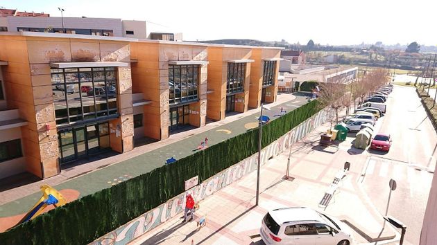 Foto 2 de Dúplex en venda a Villamediana de Iregua de 3 habitacions amb terrassa i piscina