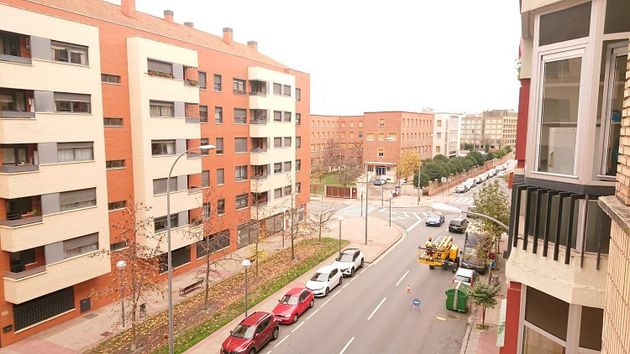 Foto 1 de Venta de piso en Universidad - Los Lirios de 4 habitaciones con terraza y balcón