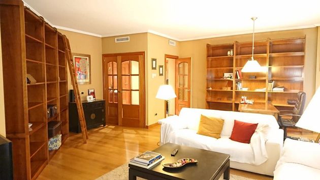 Foto 1 de Pis en venda a Centro - Logroño de 2 habitacions amb garatge i balcó