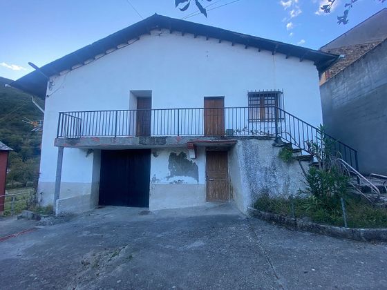 Foto 2 de Xalet en venda a barrio De Abajo de 5 habitacions amb terrassa i garatge