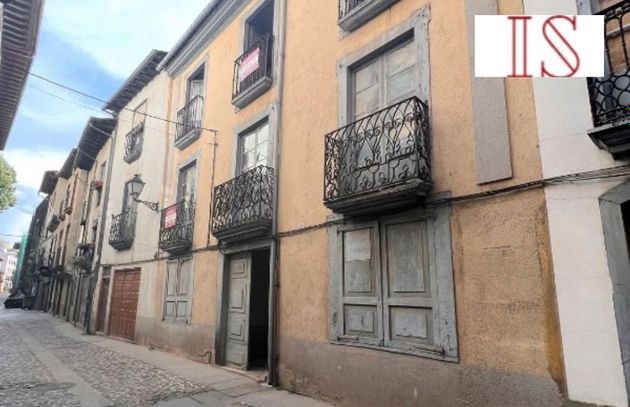 Foto 1 de Casa rural en venda a calle Ribadeo de 12 habitacions amb terrassa i garatge