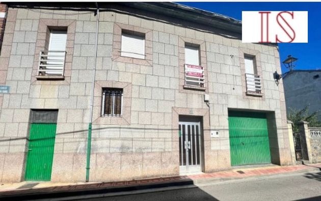 Foto 1 de Casa en venda a calle Santa Isabel de 3 habitacions amb garatge i balcó