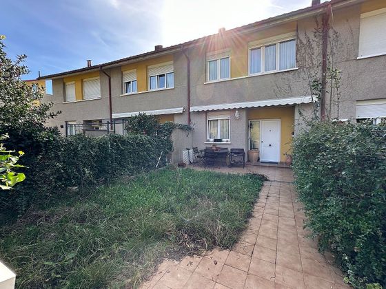 Foto 1 de Casa adossada en venda a Añorga - Zubieta de 4 habitacions amb terrassa i jardí