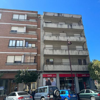 Foto 1 de Venta de piso en Barco de Valdeorras (O) de 4 habitaciones con terraza y balcón