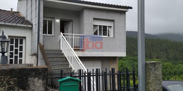 Foto 1 de Xalet en venda a Castrelo de Miño de 3 habitacions amb terrassa i garatge