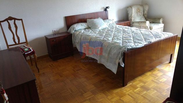 Foto 2 de Pis en venda a A Carballeira de 3 habitacions amb balcó i calefacció