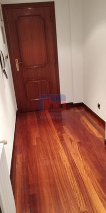 Foto 2 de Pis en venda a Centro - Ourense de 2 habitacions amb garatge i calefacció