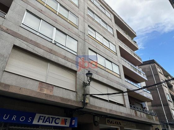 Foto 1 de Pis en venda a Ponteareas de 4 habitacions amb balcó i calefacció