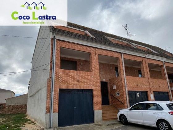 Foto 1 de Casa en venta en Calvarrasa de Arriba de 3 habitaciones con terraza y garaje