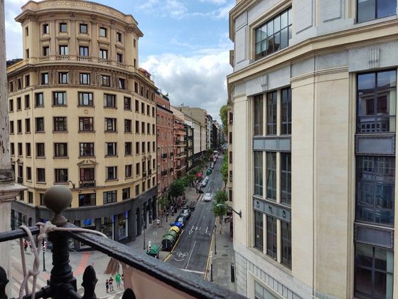 Foto 2 de Pis en venda a calle Buenos Aires de 3 habitacions amb balcó i calefacció