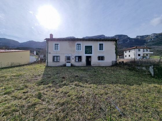 Foto 2 de Casa rural en venda a Valle de Mena de 5 habitacions amb piscina