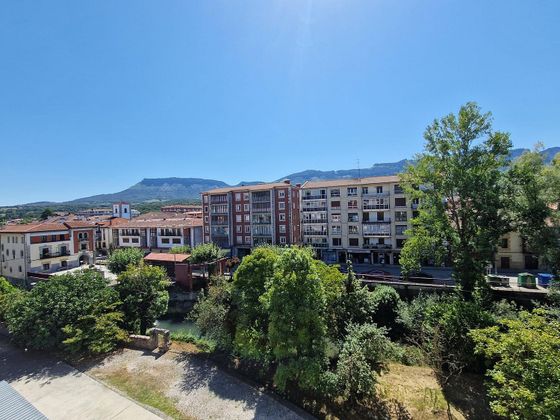 Foto 2 de Pis en venda a Valle de Mena de 3 habitacions amb terrassa i balcó