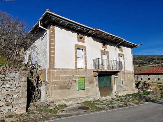 Foto 1 de Casa en venda a Valle de Mena de 6 habitacions amb piscina i jardí
