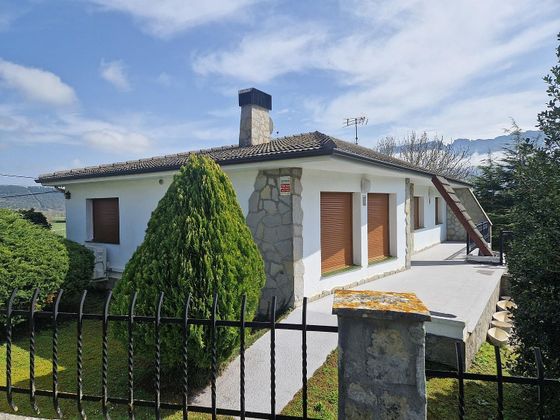 Foto 1 de Xalet en venda a Valle de Mena de 3 habitacions amb terrassa i piscina