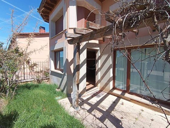 Foto 2 de Xalet en venda a Valdorros de 4 habitacions amb garatge i jardí