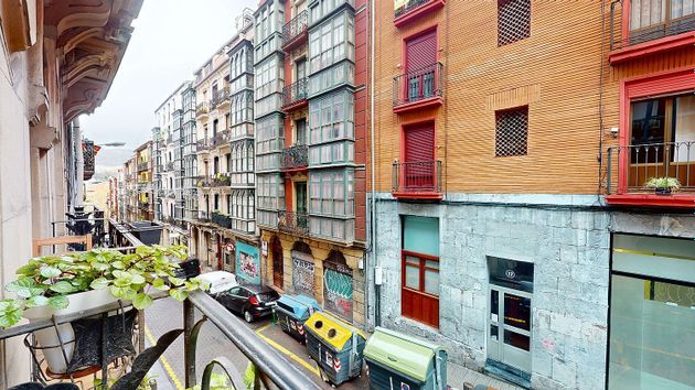Foto 2 de Piso en venta en San Francisco de 4 habitaciones con terraza y balcón