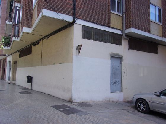 Foto 1 de Alquiler de local en calle Burgo de Osma de 341 m²