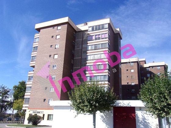 Foto 1 de Venta de piso en avenida Castilla de 4 habitaciones con terraza y garaje