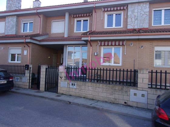 Foto 1 de Casa adosada en venta en Fuentespina de 4 habitaciones con terraza y garaje