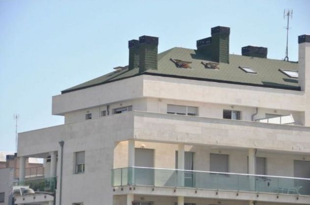 Foto 1 de Venta de piso en Luanco - Aramar - Antromero de 4 habitaciones con terraza y garaje