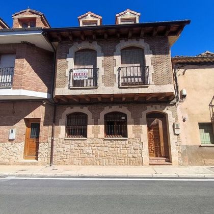 Foto 1 de Casa en venda a Burgo de Osma-Ciudad de Osma de 4 habitacions amb balcó i calefacció