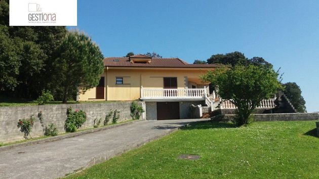 Foto 2 de Xalet en venda a Arnuero de 6 habitacions amb terrassa i garatge