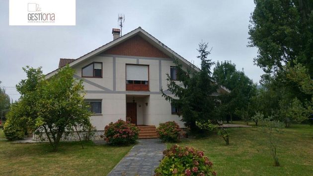 Foto 1 de Xalet en venda a Arnuero de 6 habitacions amb terrassa i garatge