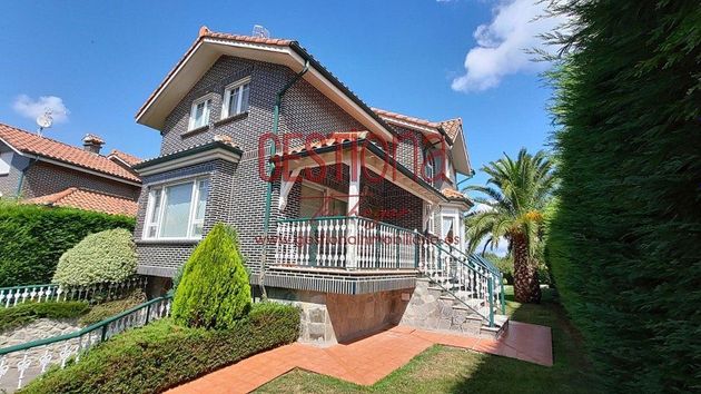 Foto 2 de Xalet en venda a Arnuero de 3 habitacions amb terrassa i piscina